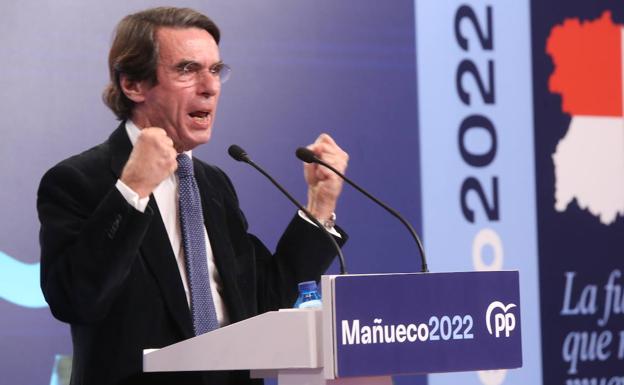 Aznar afirma que Vox debe «explicar» por qué pide entrar si se quiere «cargar» las comunidades