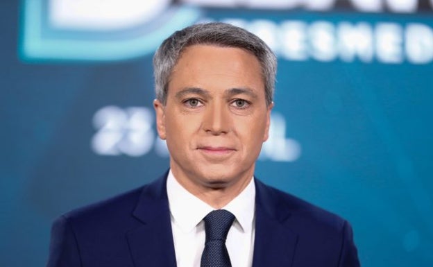 Vicente Vallés gana el Premio Primavera de Novela