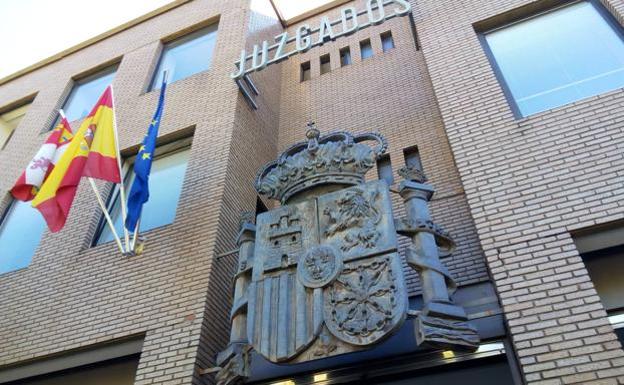 Un matrimonio estafa 600.000 euros a su socia en El Bierzo aprovechando una baja maternal