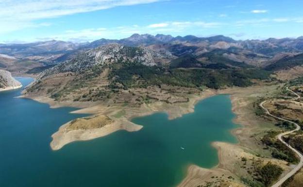 Los embalses del Duero en León acumulan 950 hectómetros cúbicos de agua, el 73% de su capacidad