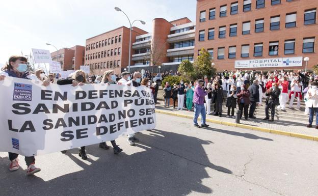 Bierzo y Laciana unen a miles de personas en defensa de una sanidad «de todos y para todos»