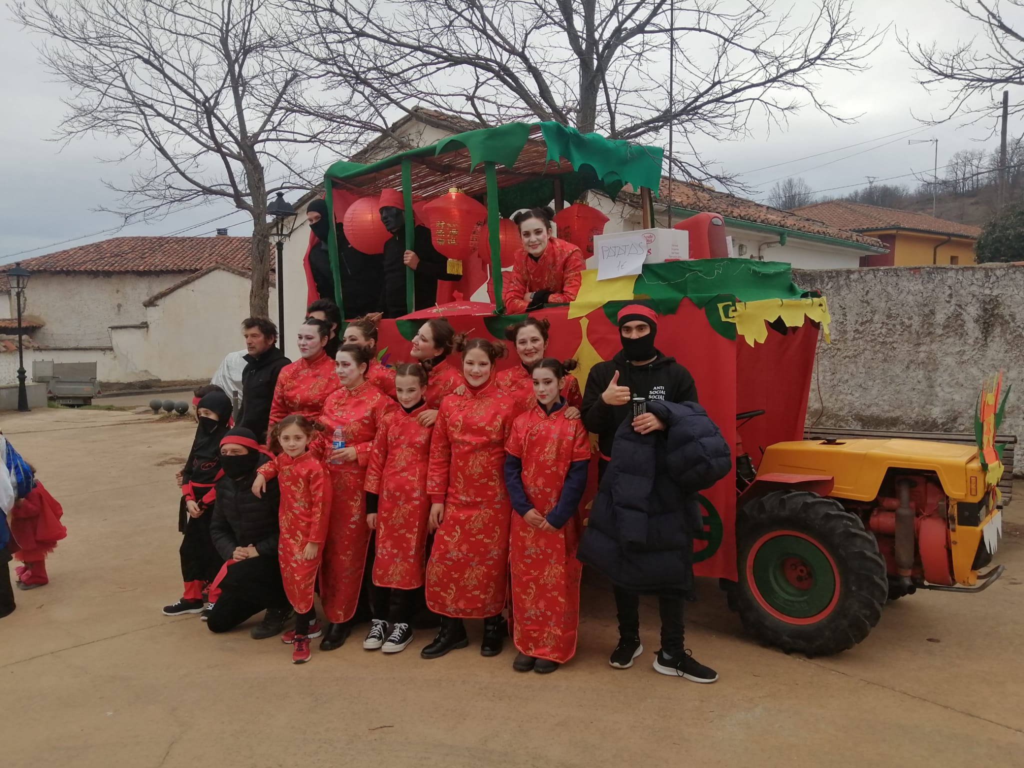 El Cargarrafe 'vuelta' al ritmo de dragones y quimonos