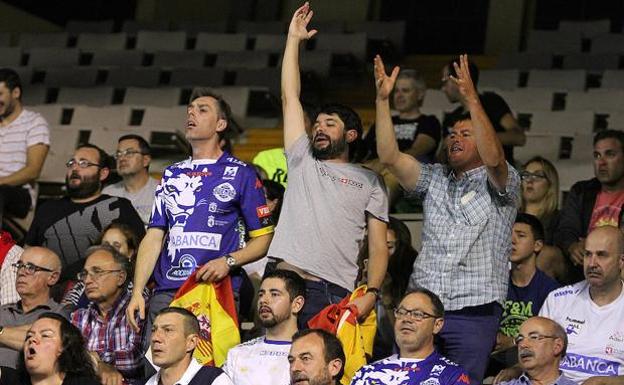 El Abanca Ademar lanza un 'dos por uno' para dotar de más ambiente al Palacio