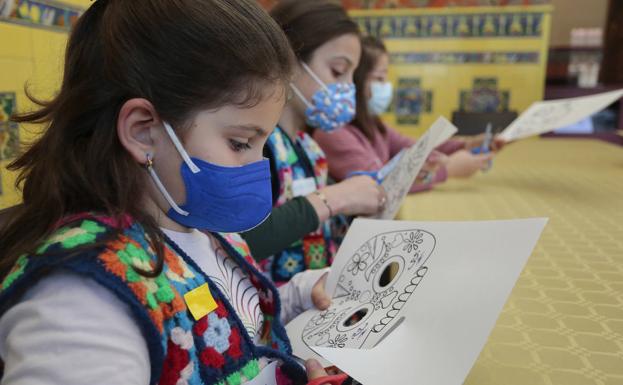 El carnaval mexicano llega a los más pequeños de la mano del Museo de la Emigración Leonesa