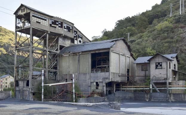 El Club Xeitu rechaza el nuevo proyecto de planta fotovoltaica en La Recuelga pese a excluir la demolición de los lavaderos