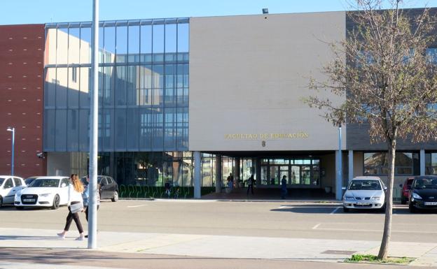 La ULE conmemorará el 8M con un abrazo humano simbólico