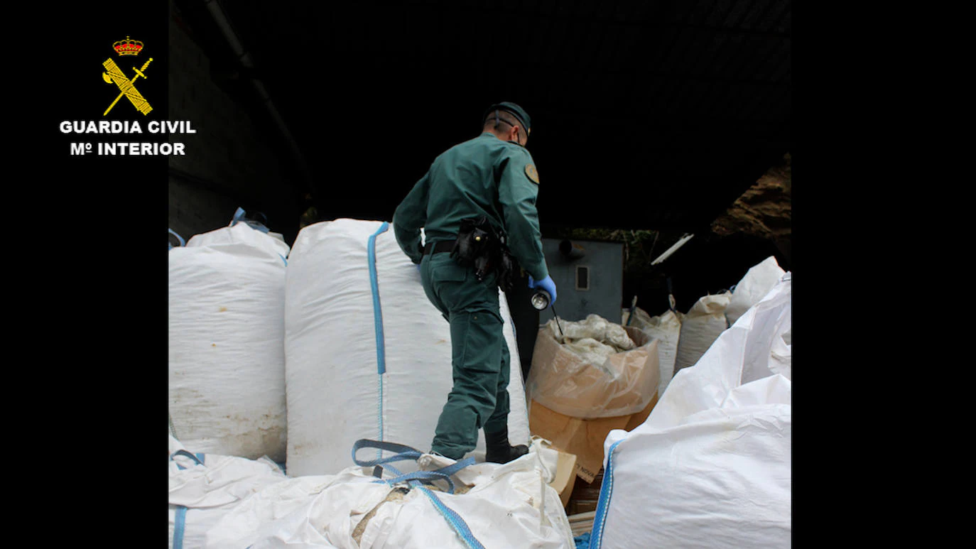 Tres investigados por almacenar ilegalmente hasta 700.000 kilos de residuos