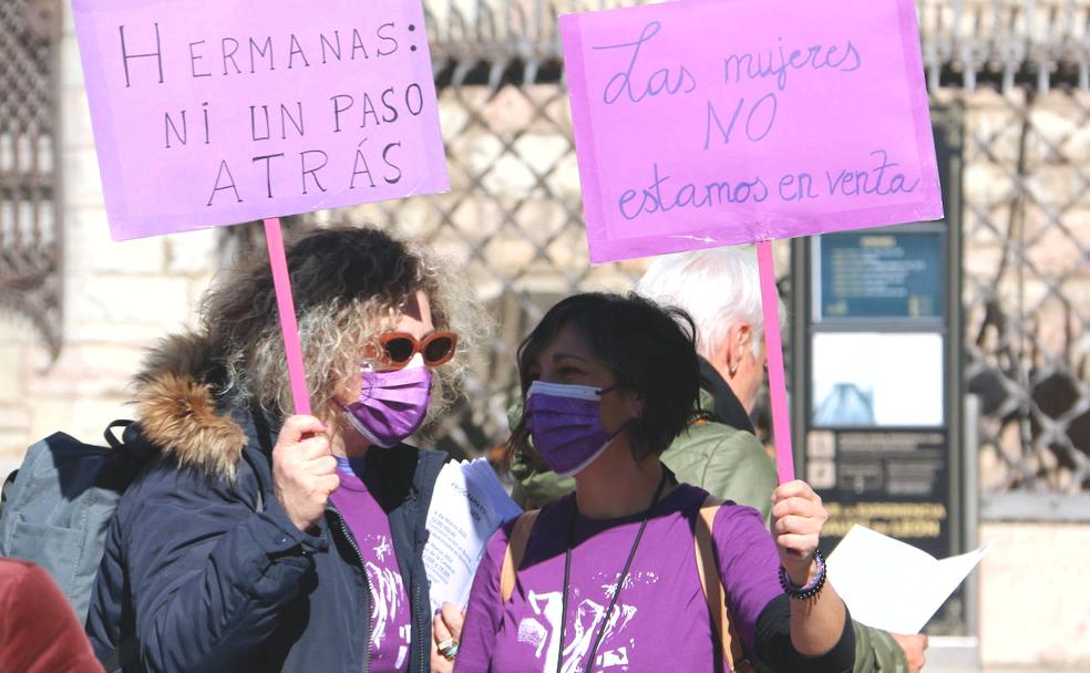Las feministas piden «el fin de los estereotipos» que pesan sobre la mujer