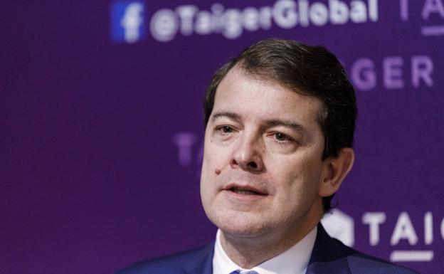 Fernández Mañueco subraya su «profunda» y «rotunda» convicción para avanzar en la «plena» igualdad