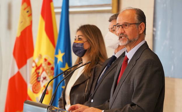Fuentes se despide como presidente de las Cortes con un Parlamento «más abierto», «transparente» y «cercano»