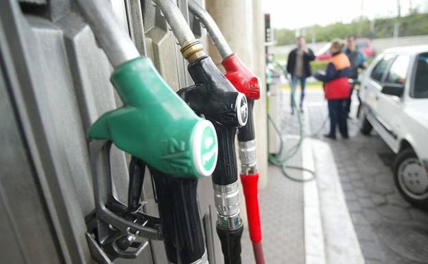 El litro de gasolina 98 supera ya los dos euros de precio en cuatro estaciones de servicio de la provincia de León