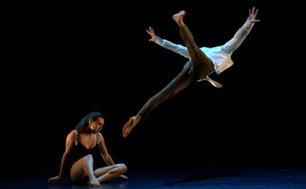 El espectáculo de danza 'Miradas en blanco' se sube el domingo a la escena del Auditorio Ciudad de León