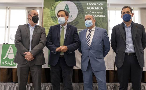 Asaja carga contra la dependencia de la producción exterior y critica que la PAC «no defiende al profesional del campo»