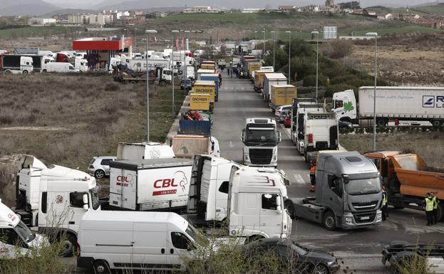 El Gobierno activa 23.598 agentes para blindar los suministros frente a los piquetes «ultra»