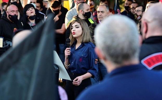 La Policía alemana impide la entrada a la neonazi Isabel Medina Peralta