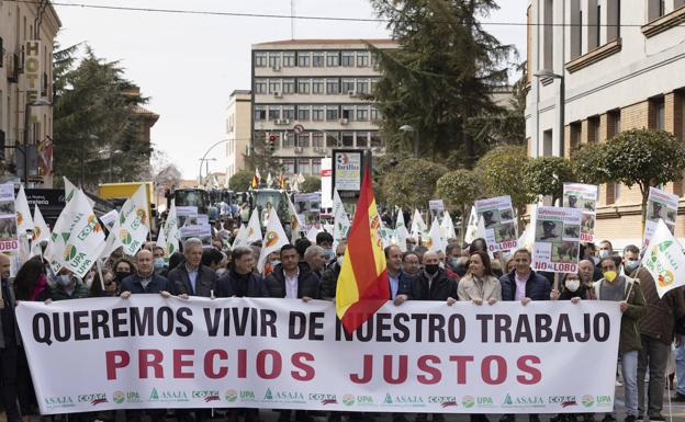 Más de un centenar de autobuses de la región pondrán el domingo rumbo a Madrid para defender el mundo rural