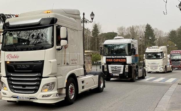 Los transportistas bercianos mantienen el paro indefinido a la espera de una «contrapropuesta interesante» del Gobierno