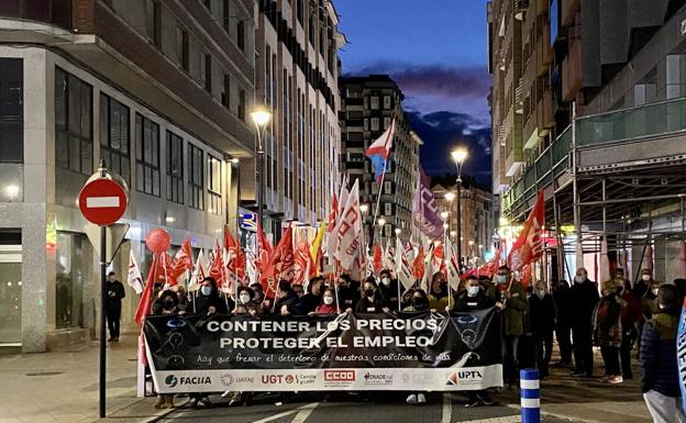 El Bierzo clama contra la «desmesurada» subida de los precios que «están asfixiando a los ciudadanos»