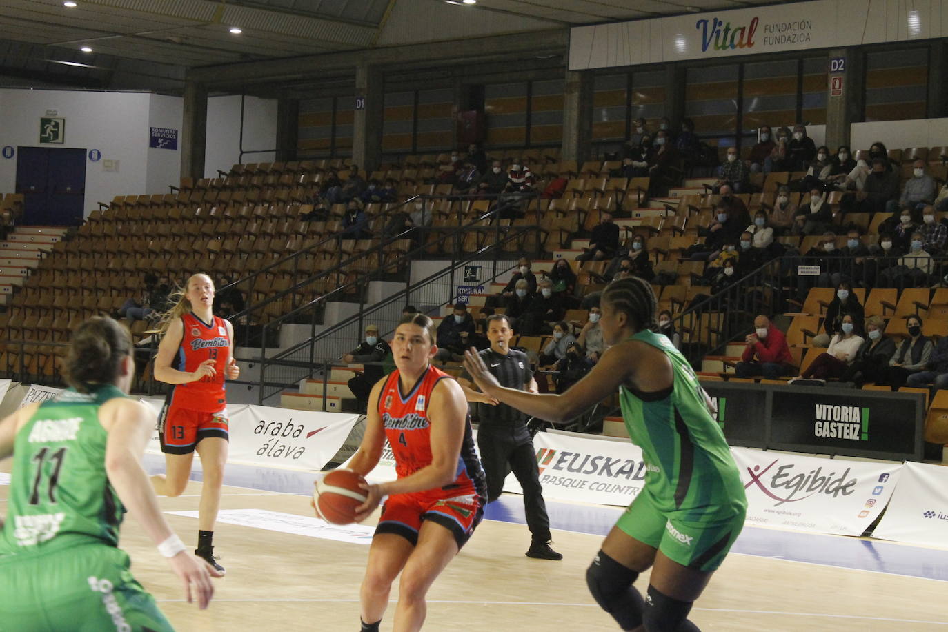 La jugadora del Embutidos Pajariel Amber Melgoza irrumpe como estrella emergente en la Liga Femenina Endesa