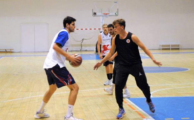 CB Reino de León juega una nueva final en Gijón para seguir con el sueño de los playoff