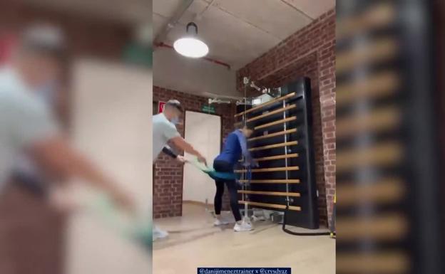 Violeta Mangriñán se machaca en el gimnasio en su quinto mes de embarazo