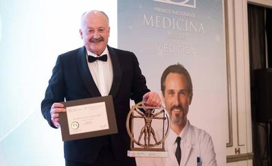 El doctor leonés De la Cruz Vigo del Hospital HM San Francisco recibe el Premio Nacional de Cirugía Barátrica