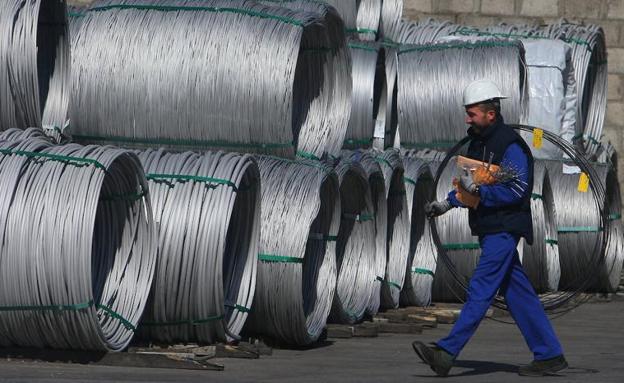 Dirección y comité de Roldán firman el ERTE que «de momento» no se va a aplicar