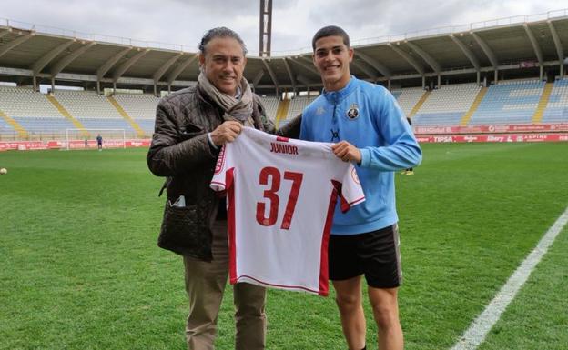 Júnior y el imborrable recuerdo de su debut