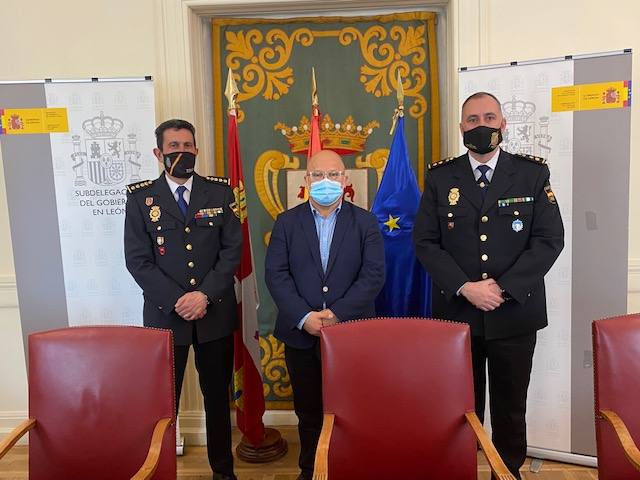 El Gobierno resalta «la gran labor profesional» del ex comisario de la Policía Nacional en Ponferrada