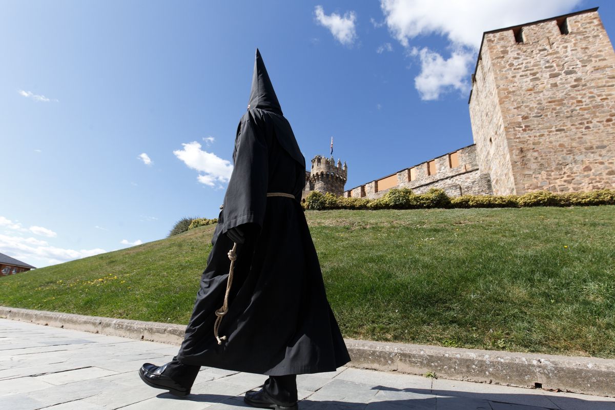 El Chupacandiles ya anuncia la Semana Santa de Ponferrada