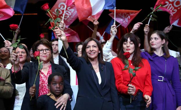 Hidalgo arremete contra Mélenchon, favorito de la izquierda francesa