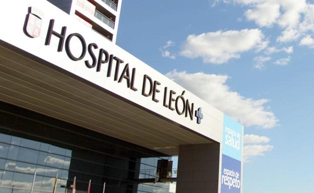 Un hombre y una mujer trasladados al Hospital de León tras ser atropellados por un turismo en La Bañeza