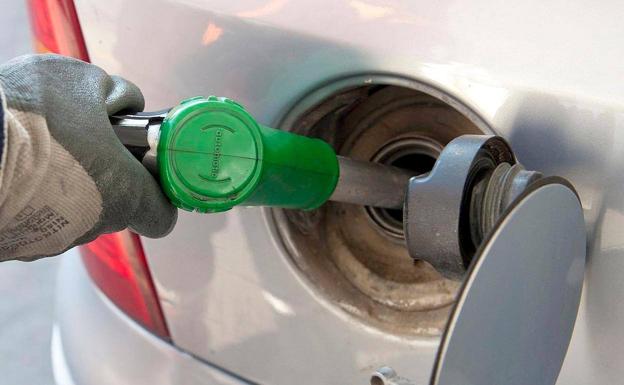 Las gasolineras de León comienzan a cobrar el anticipo por la bonificación del combustible