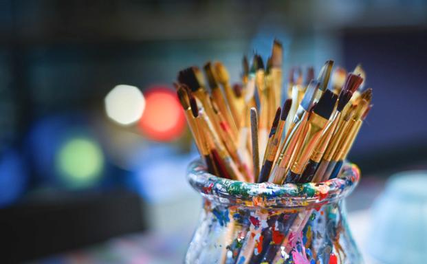 El Ayuntamiento de León abre la convocatoria del concurso para elegir el cartel de las fiestas de San Juan y San Pedro