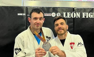 El leonés Sergio Pérez consigue una plata en el Campeonato de Jiujitsu «Noro Fighter»