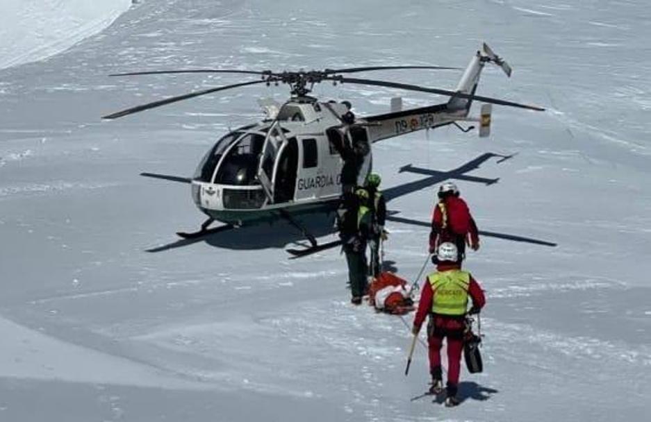 Un esquiador fallecido y otro herido grave tras impactar entre ellos en un descenso en San Isidro