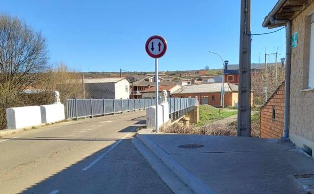 Cs logra que salga a exposición pública su propuesta para construir una pasarela peatonal en Quintanilla del Monte