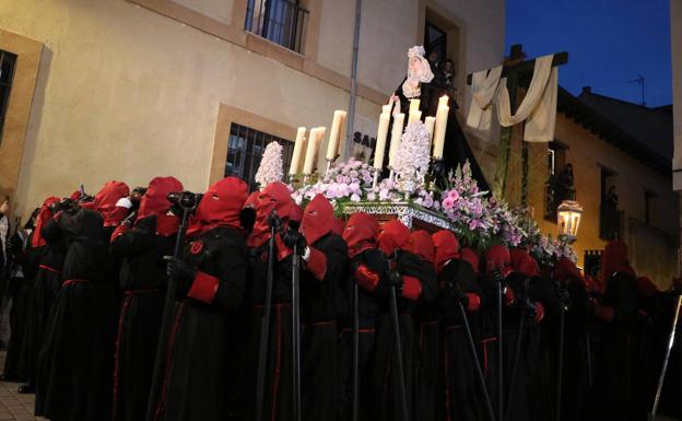 Penitencia leonesa a golpe de horqueta de la Redención
