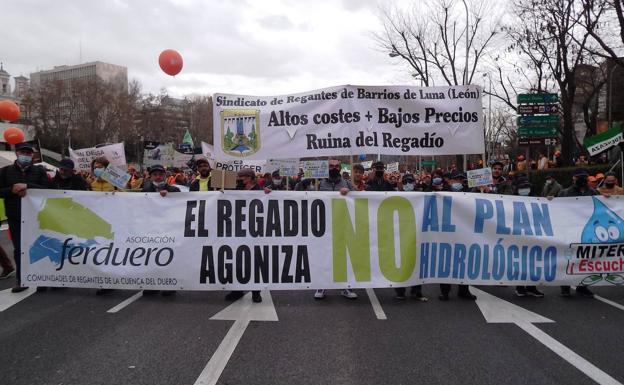 Los regantes del Duero ofrecen su colaboración a la CHD tras rechazar el Plan Hidrológico de la Demarcación