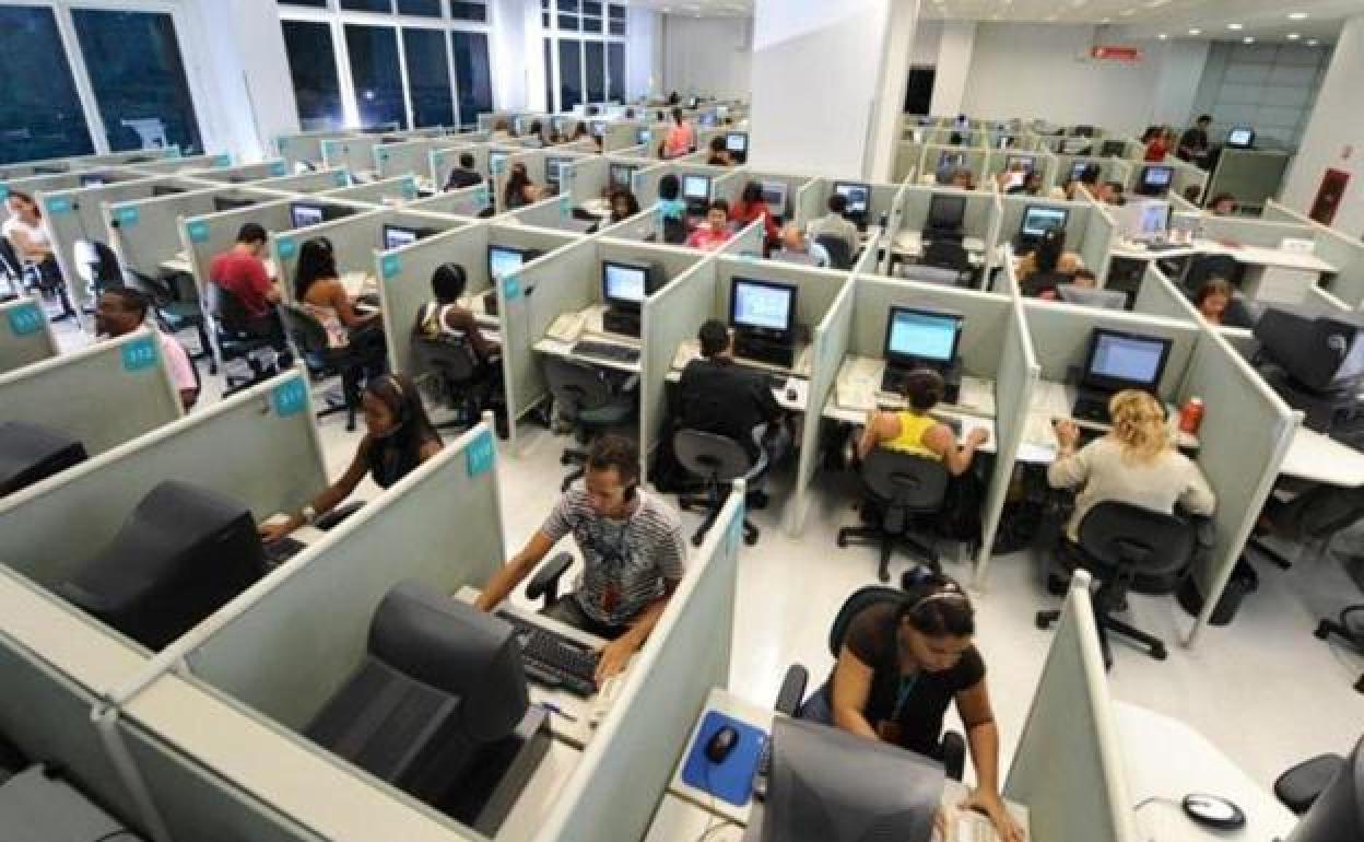 USO convoca a los 4.000 trabajadores de call center de León a una huelga el miércoles y jueves