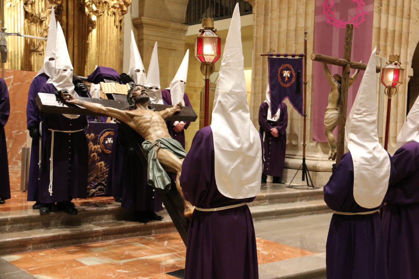 Las mejores imágenes del Vía Crucis Leonés Cantado