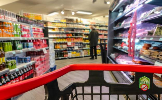 La luz y los alimentos frescos disparan los precios al 9,8% en marzo