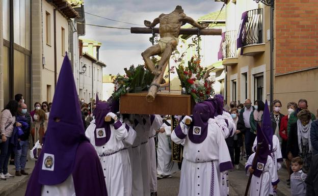 El Ecce Homo y el Crucificado protagonizan el Jueves Santo de Santa Marina del Rey