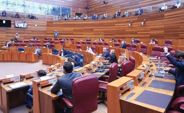 Los grupos propondrán ocho vocales al pleno de las Cortes para la Comisión Mixta de Transferencias