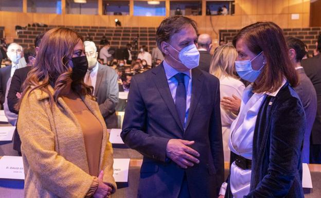 Barcones lamenta que mientras en Europa «se cierran las puertas» a «la extrema derecha», en Castilla y León «se le pone una alfombra roja»