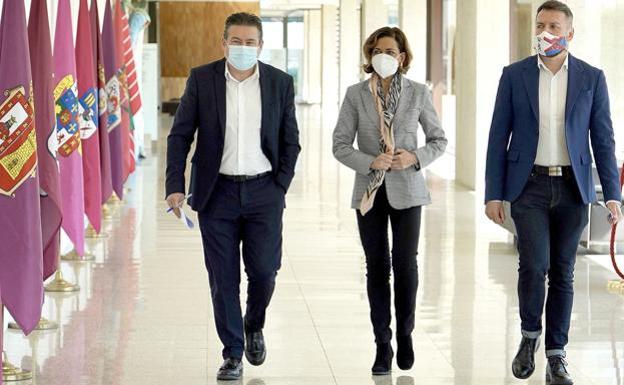 Santos critica la rotación de consejeros: «A algunos solo les falta pasar por la Consejería de Marina»