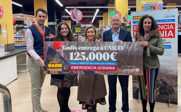 Gadis y sus clientes entregan a Unicef 125.000 euros de ayuda a Ucrania