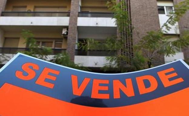 La compraventa de viviendas se dispara un 22,3% en febrero en León al alcanzar las 356