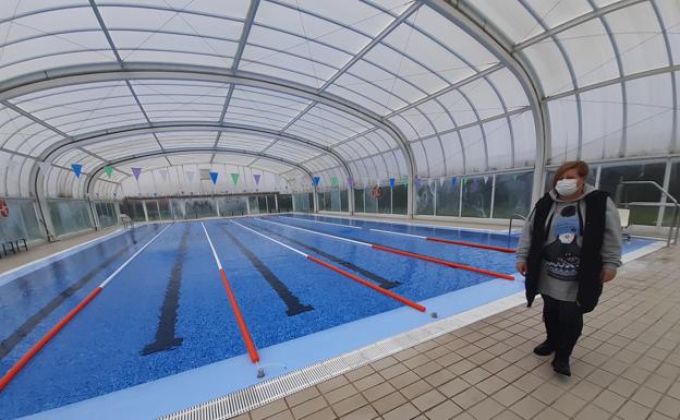 Reabre la piscina de Trobajo tras la rehabilitación con liner