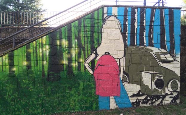 Alumnos del colegio Jesús Maestro elaboran un mural en el Paseo del Río de Ponferrada para concienciar sobre la 'basuraleza'